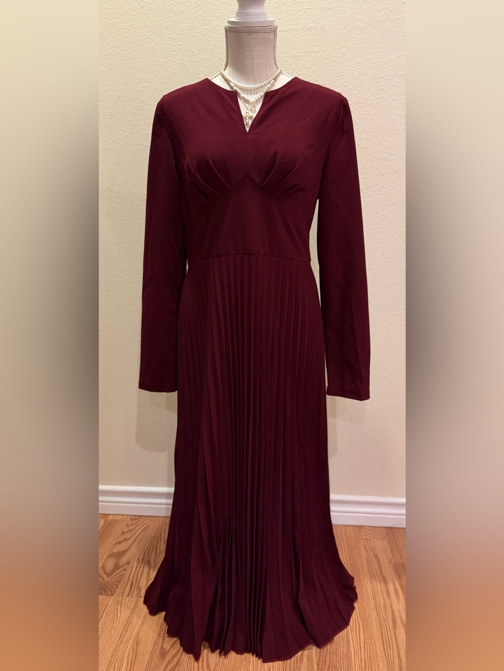 SHEIN Elegant Burgundy Long-Sleeve Pleated Dress